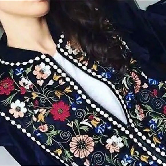 πHPπ Zara Embroidered & Beaded Flowers with Ruffle Sleeve Zip Up Bomber Jacket - Picture 11 of 12